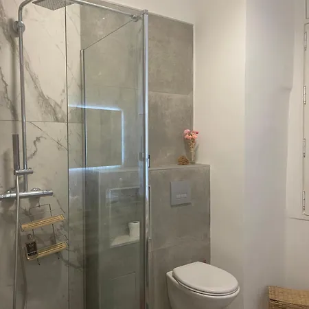 120 M2, Hyper Centre Cathedrale Proximite Apartment