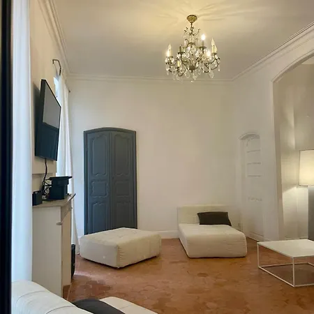 120 M2, Hyper Centre Cathedrale Proximite Lejlighed