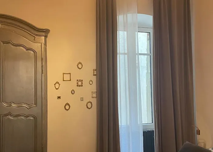 120 M2, Hyper Centre Cathédrale Proximité Appartement *