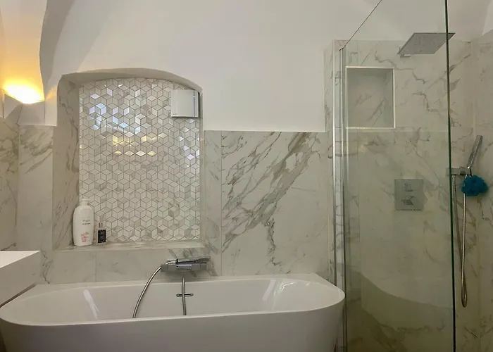 120 M2, Hyper Centre Cathédrale Proximité Appartement Ajaccio (Corsica)