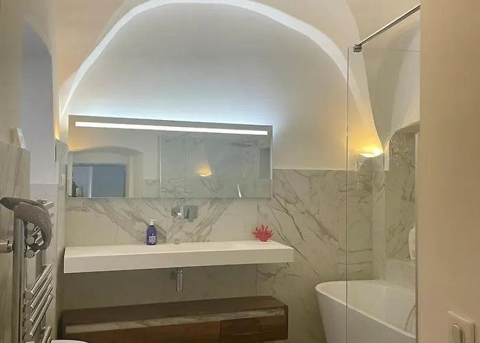 120 M2, Hyper Centre Cathédrale Proximité Appartement *