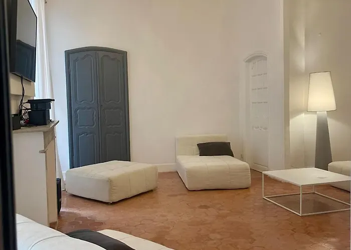 120 M2, Hyper Centre Cathédrale Proximité *