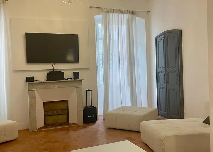 120 M2, Hyper Centre Cathedrale Proximite *