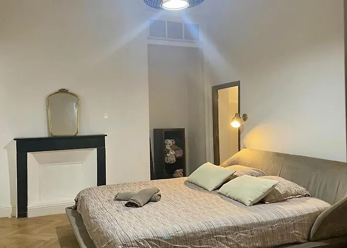 120 M2, Hyper Centre Cathédrale Proximité Ajaccio (Corsica)